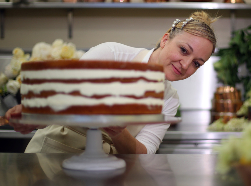 Meghan Markle And Prince Harry S Wedding Cake Is Too Pretty To Eat